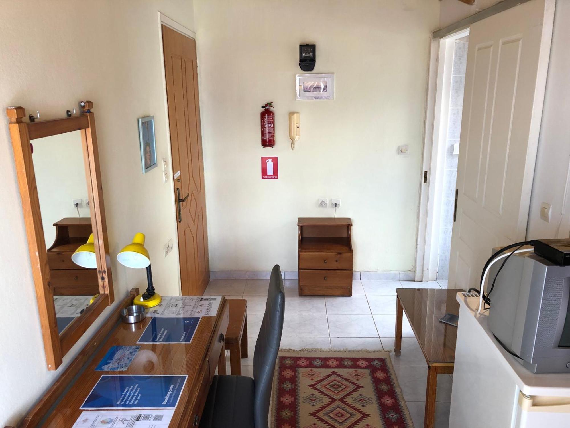 Ion Apartments Messolonghi Single Bed Room Mountain View Loft Mesolóngion Dış mekan fotoğraf
